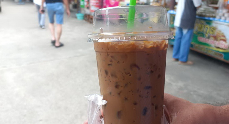 Mercado Flutuante de Banguecoque Comida local autêntica e passeio de barco Tailândia — #20