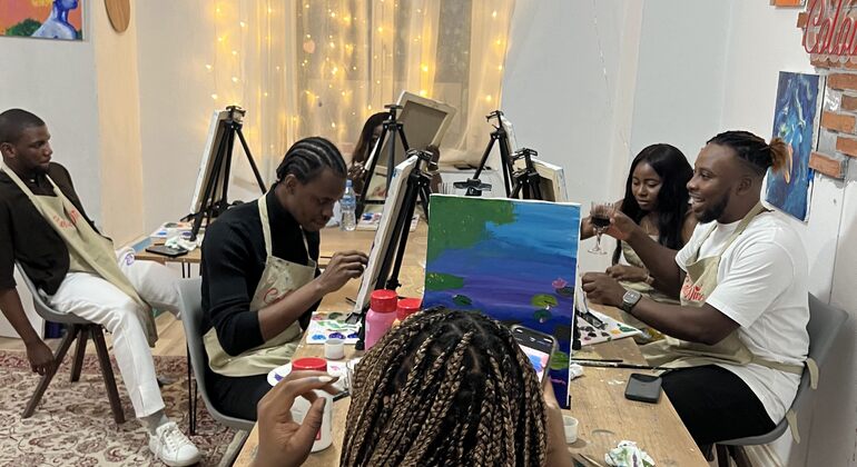 Arte, Vino y Recuerdos en Tirana Albania — #5