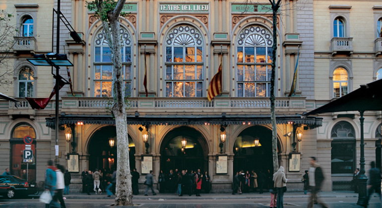 descubre-la-barcelona-medieval-olimpica-en-1