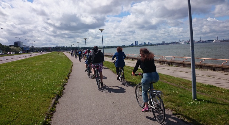 Passeio turístico de bicicleta em Tallinn Organizado por City Bike