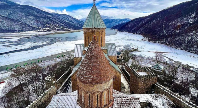 Gudauri, Kazbegi, Zhinvali, Ananuri, Giro di un giorno sul fiume Aragvi Georgia — #5