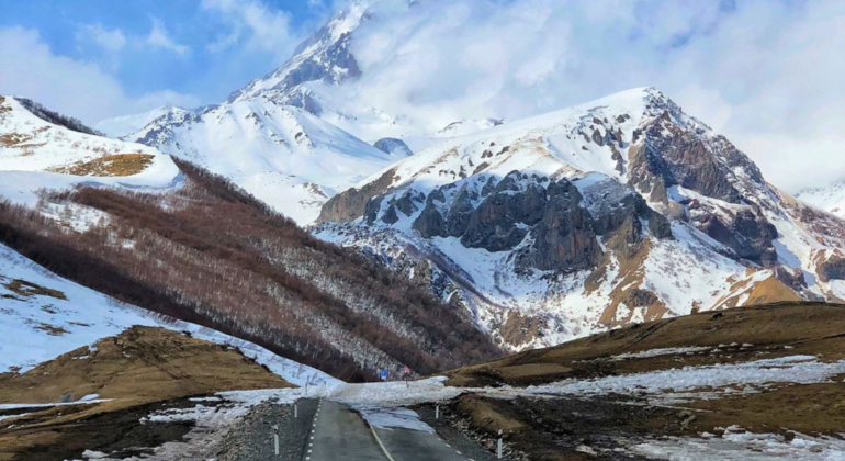 Gudauri, Kazbegi, Zhinvali, Ananuri, Giro di un giorno sul fiume Aragvi Georgia — #7