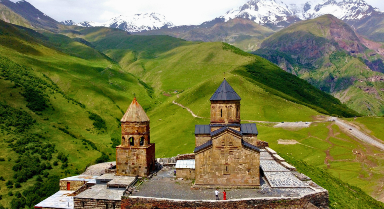 Gudauri, Kazbegi, Zhinvali, Ananuri, Giro di un giorno sul fiume Aragvi Georgia — #16