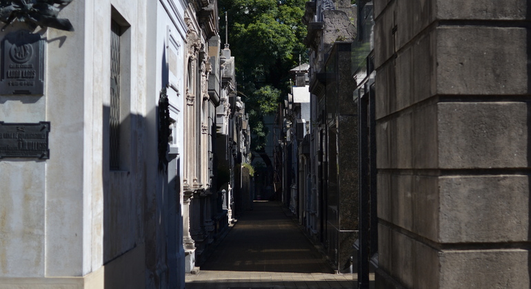 recorrido-por-el-cementerio-de-la-recoleta-es-3
