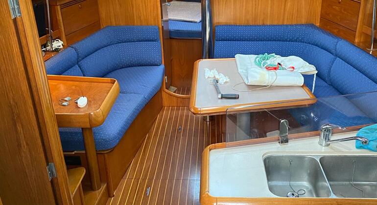 tour-en-barco-velero-privado-islas-cies-ria-de-vigo-es-5