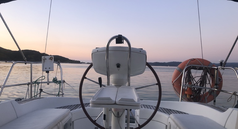 tour-en-barco-velero-privado-islas-cies-ria-de-vigo-es-6