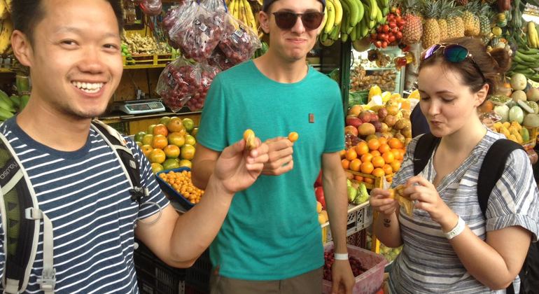 Visite des fruits exotiques à Medellin