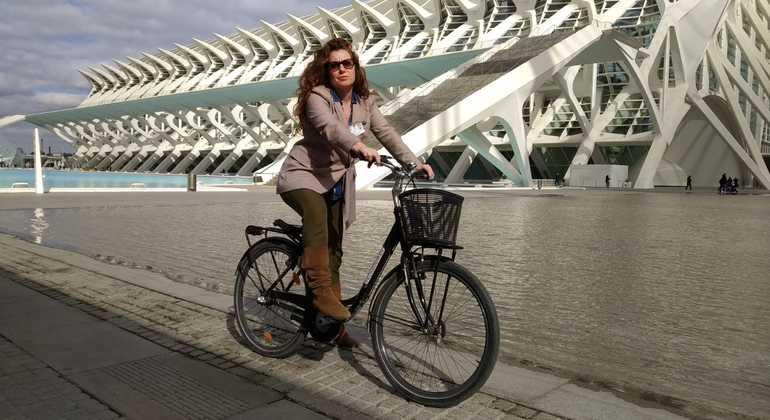 Passeio de bicicleta: Valência histórica e moderna Organizado por Leticia Bargues