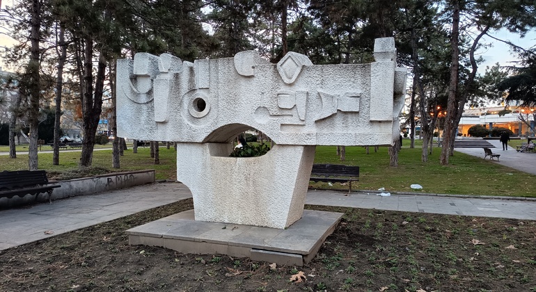 Brutalistische Architektur-Tour durch Skopje Mazedonien &mdash; #8