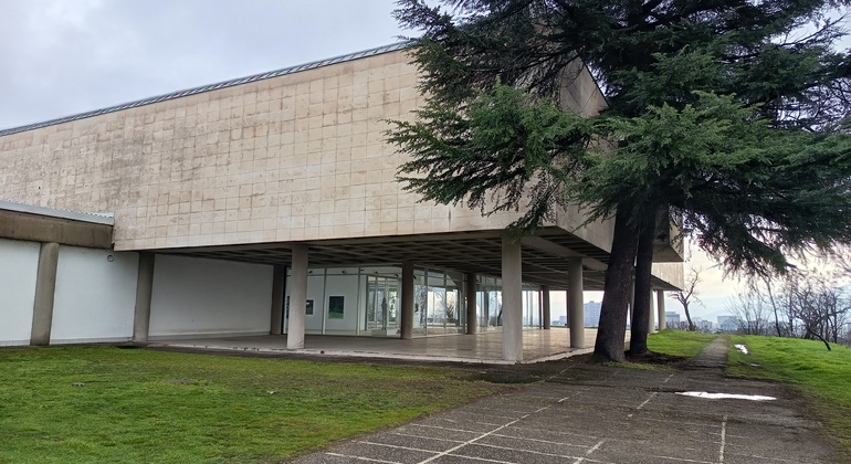 Brutalistische Architektur-Tour durch Skopje Mazedonien &mdash; #11