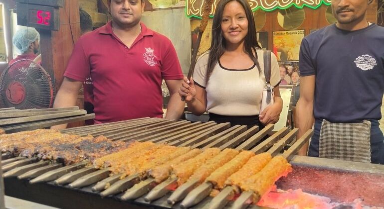 Mercado de Deli antigo Comida de rua e excursão gratuita de riquixá a pedais Índia — #13