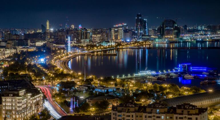 Visita guiada gratuita às vibrações nocturnas iluminadas de Baku Azerbaijão &mdash; #9