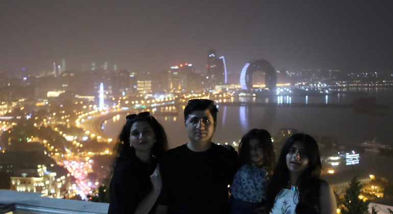 Visita guiada gratuita às vibrações nocturnas iluminadas de Baku Azerbaijão &mdash; #10