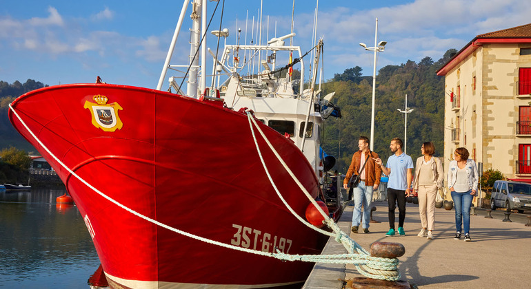 Explore las Joyas Costeras de Zarautz, Getaria y Zumaia España — #3