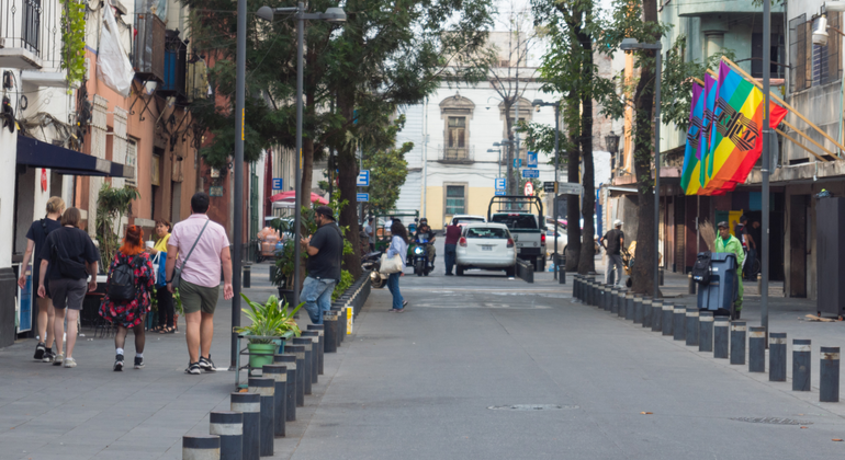 lgbtq-walking-tour-of-mexico-city-for-all-identities-es-4
