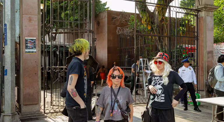 lgbtq-walking-tour-of-mexico-city-for-all-identities-es-7