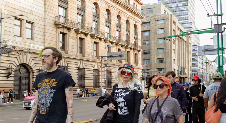 lgbtq-walking-tour-of-mexico-city-for-all-identities-es-12