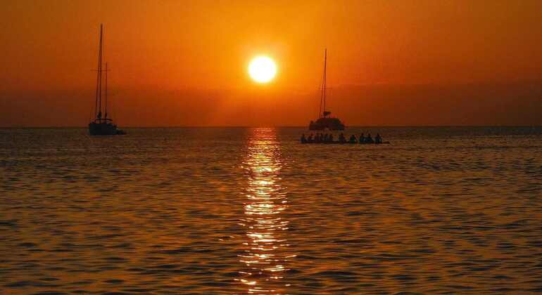 Sunset Tour by Boat from Calpe Provided by Mundo Marino