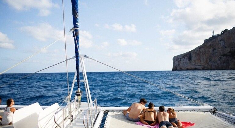 excursion-with-lunch-and-bathing-in-the-coves-of-the-costa-blanca-en-1