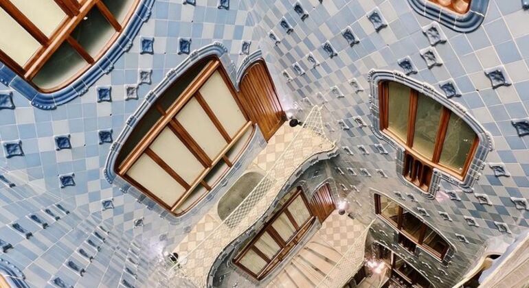the-frequency-tour-walk-eat-feel-gaudi-tapas-gothic-en-2