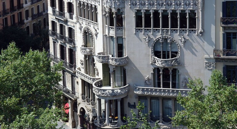 the-frequency-tour-walk-eat-feel-gaudi-tapas-gothic-en-13