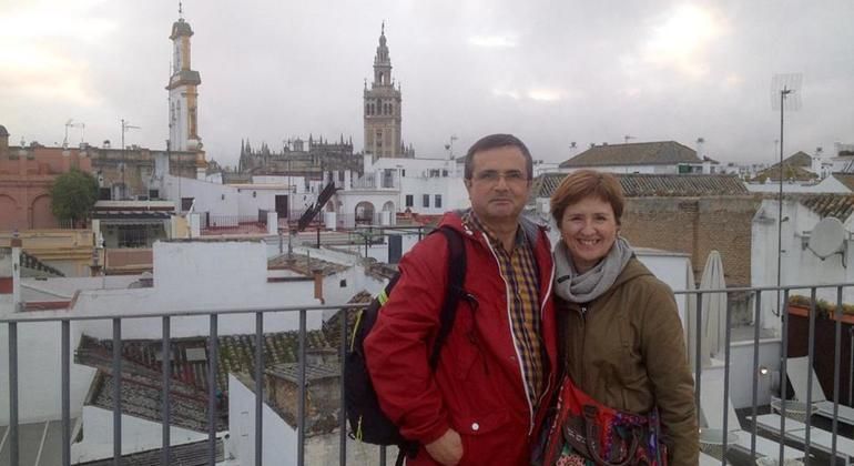 Passeio pedestre ao pôr-do-sol nos telhados de Sevilha Espanha — #7