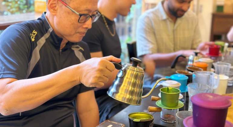 Laboratorio sul caffè vietnamita in una casa locale: Preparare e degustare cinque bevande Vietnam &mdash; #5
