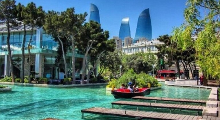 Kostenlose Tour zu den Highlights der alten und modernen Stadt Baku Bereitgestellt von Gaya Namazli