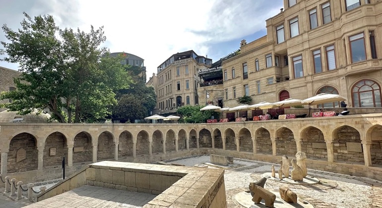 Visite gratuite des points forts de la vieille ville et de la ville moderne de Bakou Azerbaïdjan — #5