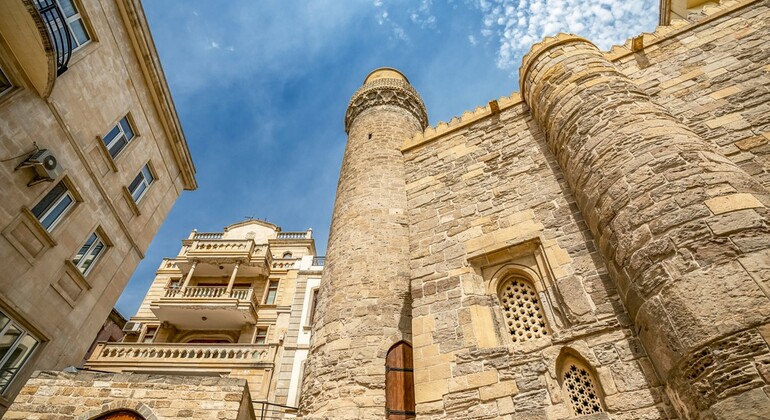 Visita gratuita a los principales lugares de interés de la Bakú antigua y moderna Azerbaiyán — #9