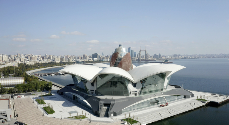 Visita gratuita a los principales lugares de interés de la Bakú antigua y moderna Azerbaiyán — #8