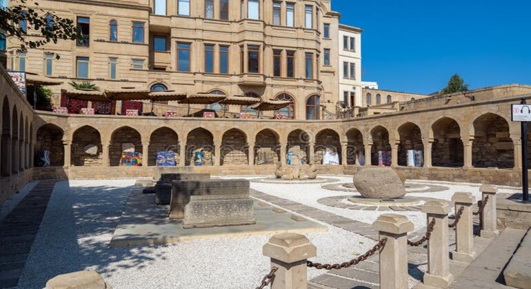 Visita gratuita a los principales lugares de interés de la Bakú antigua y moderna Azerbaiyán — #11