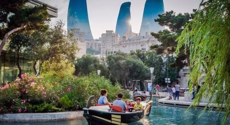 Visita gratuita a los principales lugares de interés de la Bakú antigua y moderna Azerbaiyán — #27