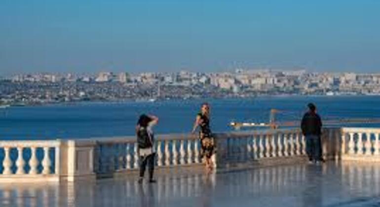 Visita gratuita a los principales lugares de interés de la Bakú antigua y moderna Azerbaiyán — #29