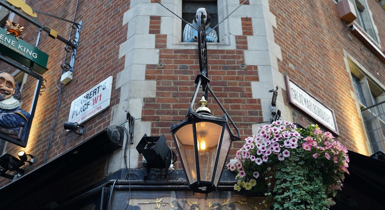 discover-soho-chinatown-on-foot-es-8