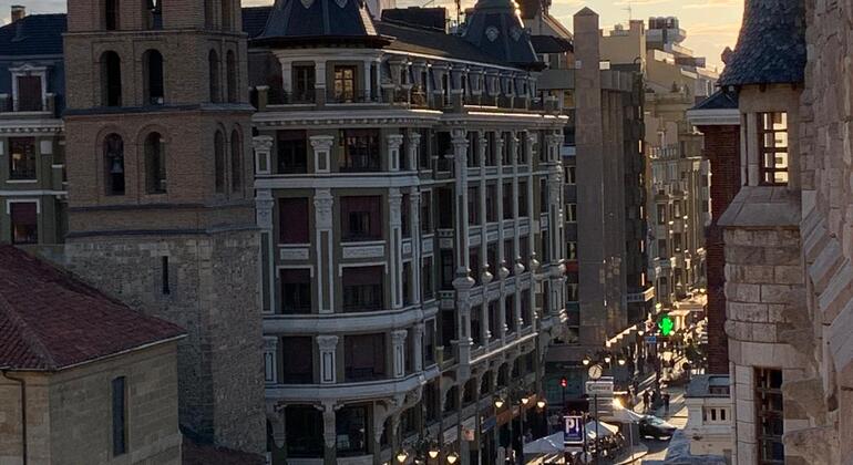 León in 90 Minutes: History, Legends, and Secrets