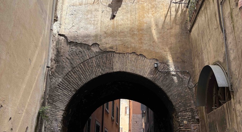 recorrido-guiado-por-la-historia-belleza-de-roma-es-14