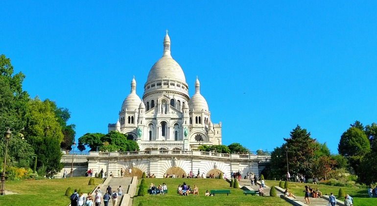 Montmartre in Depth: Art, History & Bohemian Life Provided by Kateryna