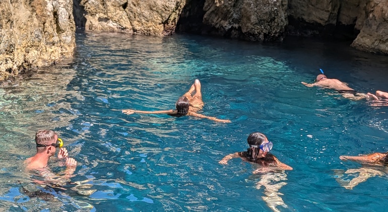 Experiencia de Snorkel en la Isla de Sazan y Karaburun Albania — #2