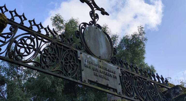 visita-guiada-por-las-joyas-ocultas-de-santiago-es-13