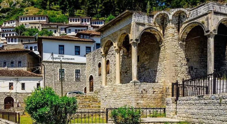 Recorrido por la belleza de Berat Albania — #13