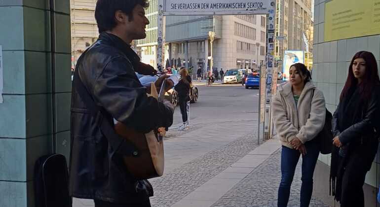 Historischer Rundgang durch Berlin mit Live-Musik  Deutschland &mdash; #4