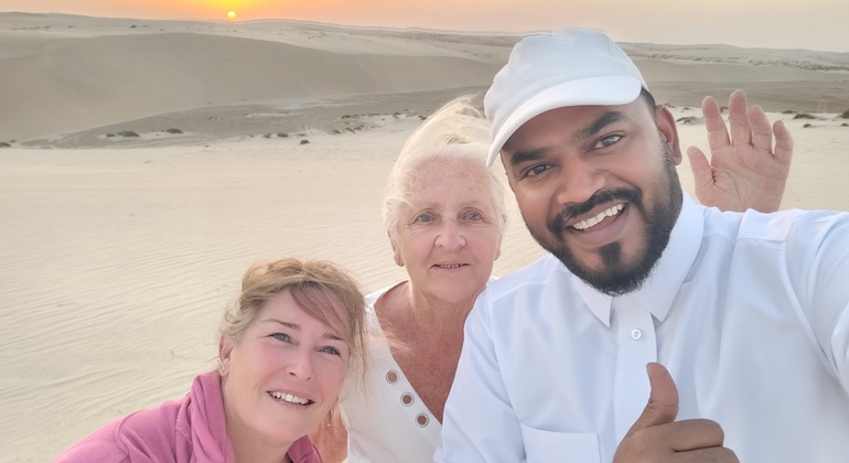 Safari por el Desierto con Escala en Qatar: Del Amanecer al Atardecer y Natación, Qatar