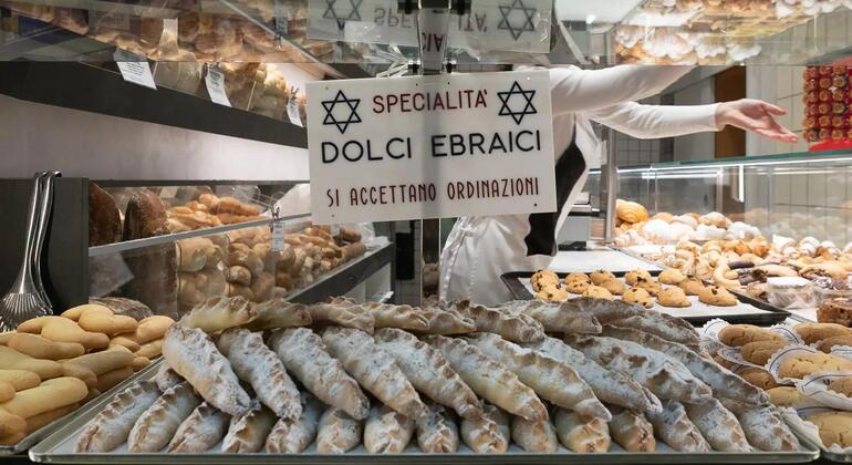 jewish-ghetto-gondola-ride-food-wine-tasting-es-5