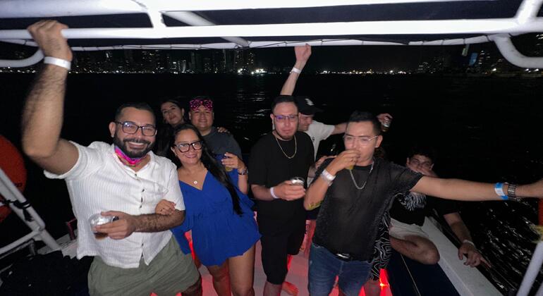 Orgullo a flote: Fiesta en barco LGBTQ Colombia — #2