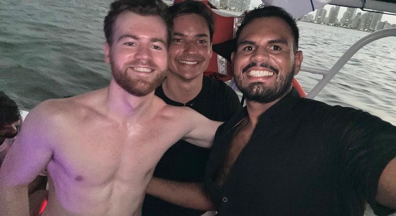 Orgullo a flote: Fiesta en barco LGBTQ Colombia — #5