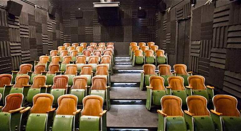 Visita ao cinema de Bogotá La Candelaria Organizado por Bogotan Flâneur Tours