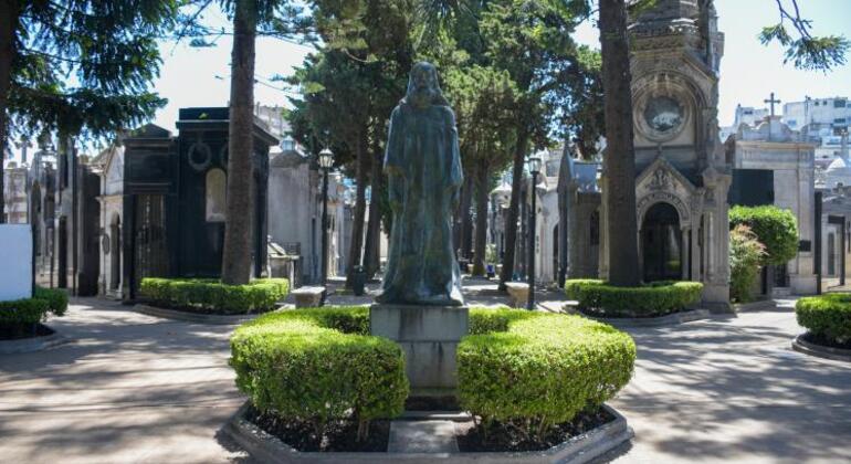 free-tour-por-el-cementerio-de-la-recoleta-es-4
