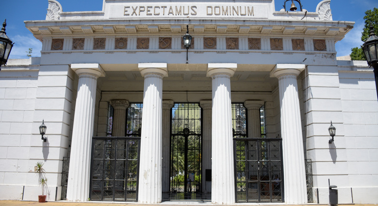 free-tour-por-el-cementerio-de-la-recoleta-es-6