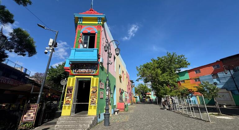 La Boca Free Tour in Buenos Aires: Passion, Struggle and Art Provided by Noel Quiroga